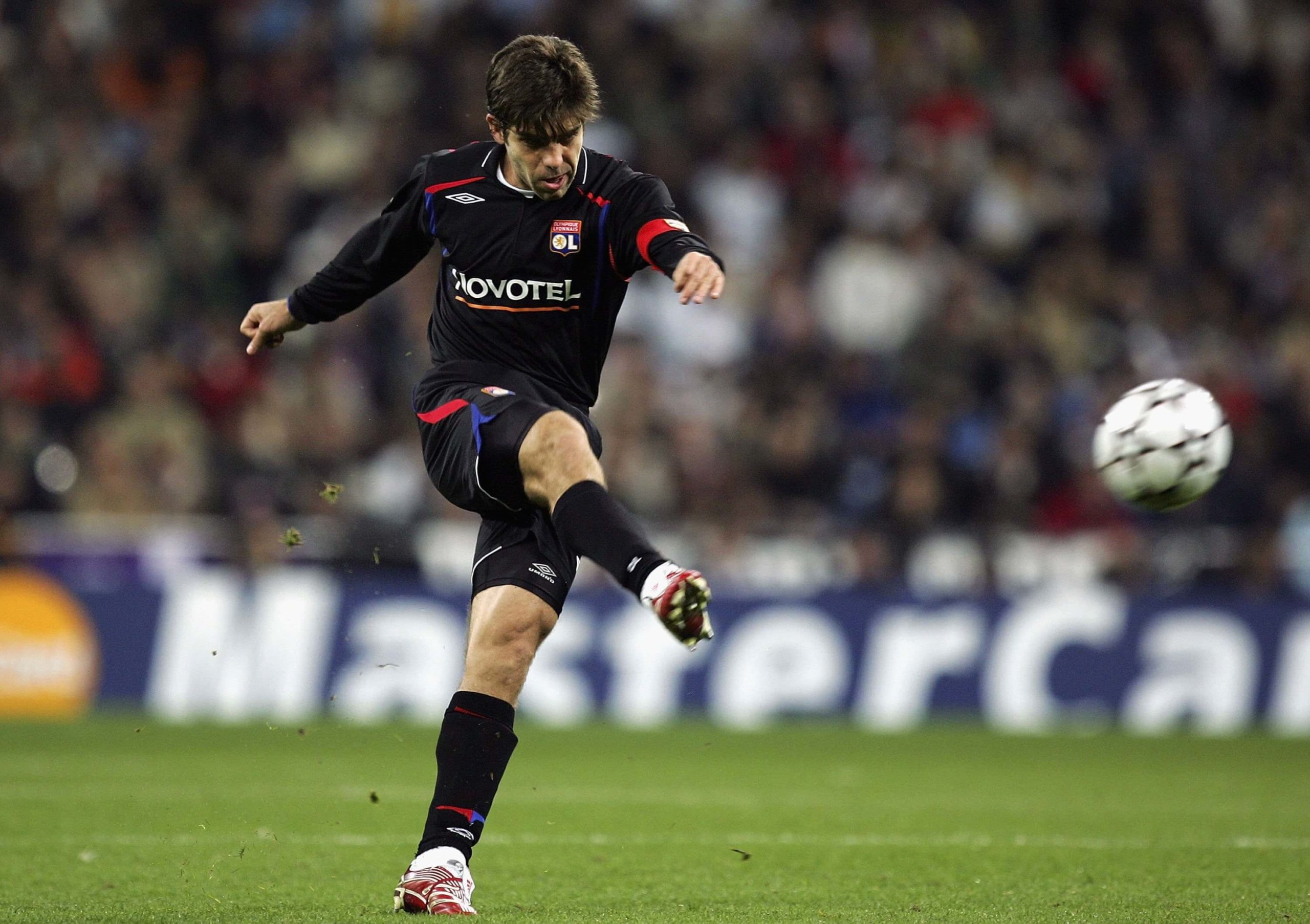 Top 10: Most Free-kick Goals In Football History. 1 Juninho Pernambucano