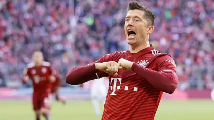 latest football transfer news